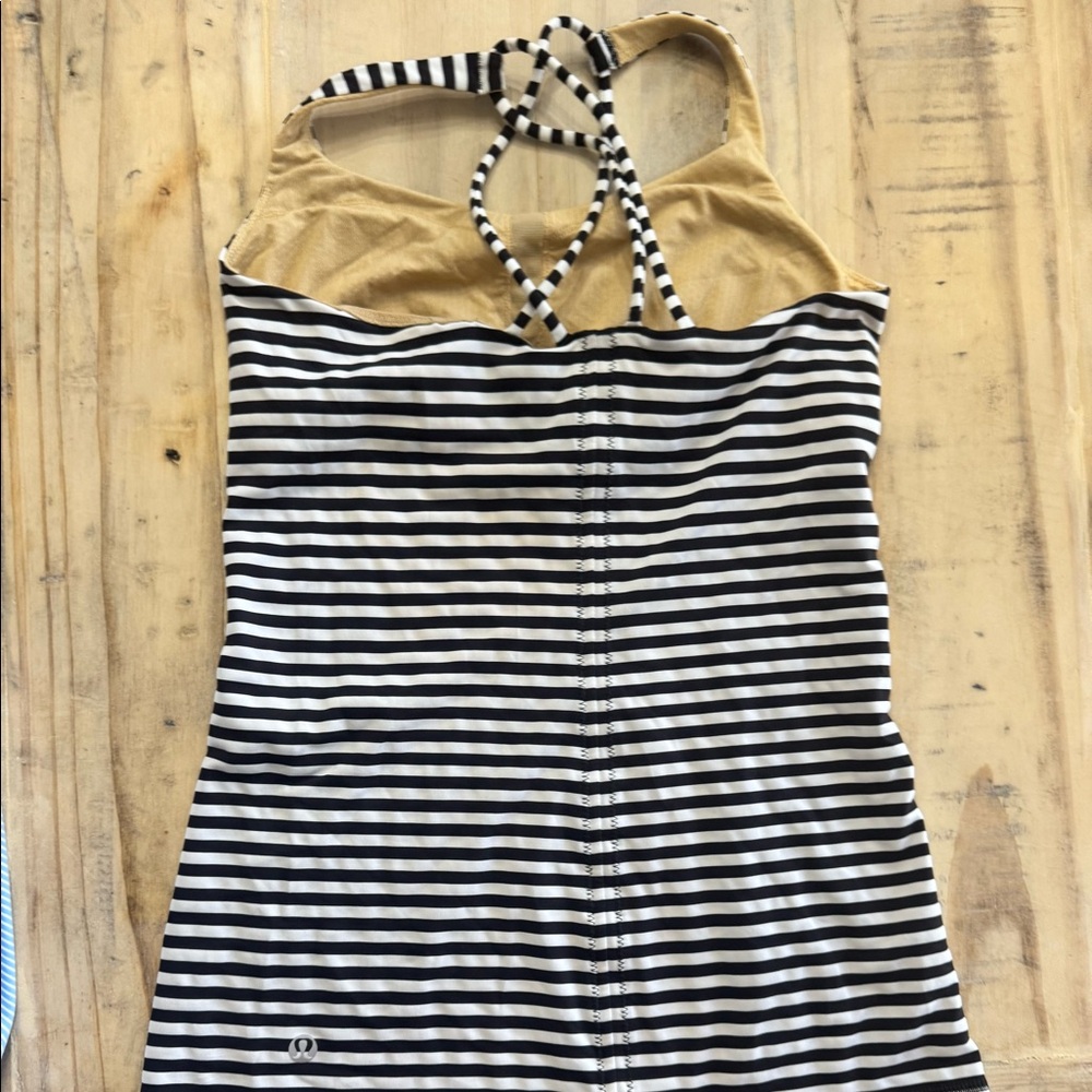 Lulu free to be tank top size 4